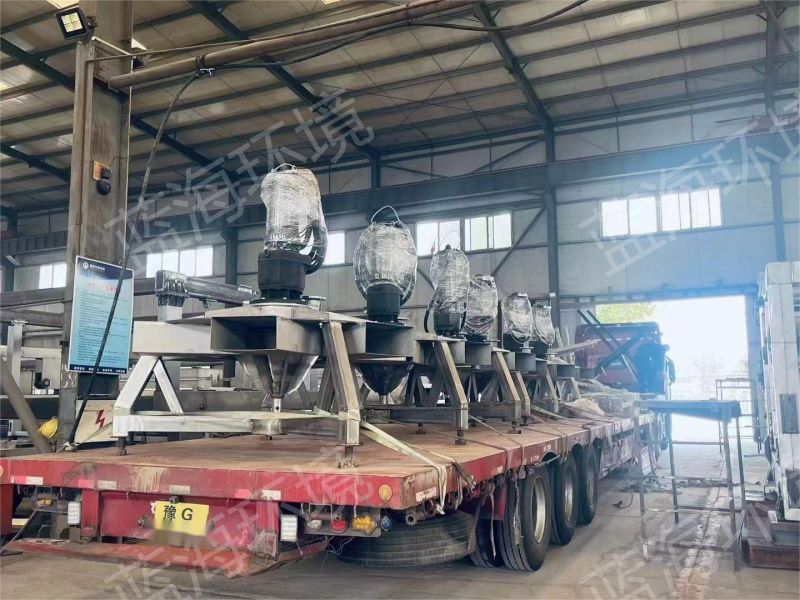 刮泥機、雙曲面攪拌機、潛水曝氣機發(fā)貨